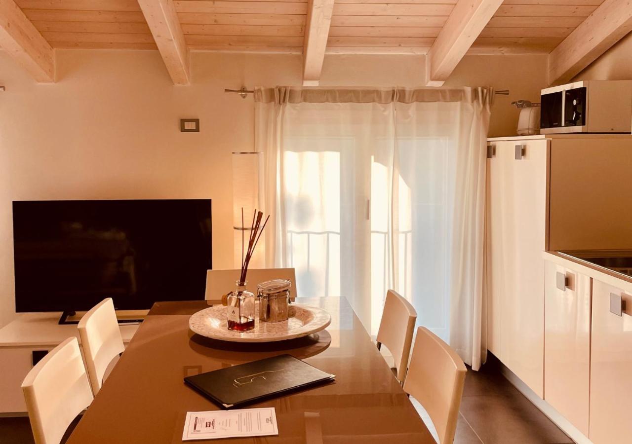 Residence Del Lago Дезенцано-дель-Гарда Экстерьер фото
